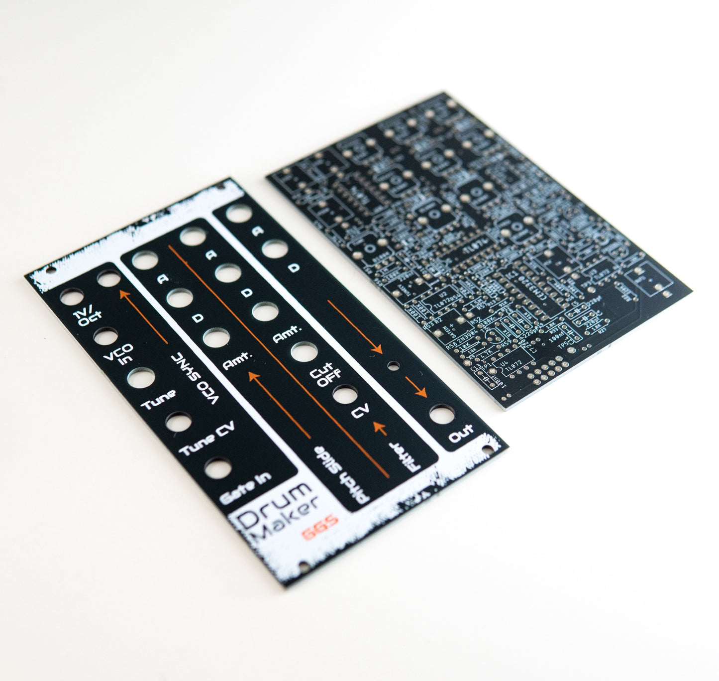 This Eurorack module is designed to transform your existing VCO into a versatile drum sound generator. Create everything from deep, heavy bass drums to punchy, harmonically rich kick drums and even tom-like percussive elements.
An on-board filter and VCA provide precise shaping of your drum tones, while dedicated attack/decay controls deliver dynamic and nuanced results.