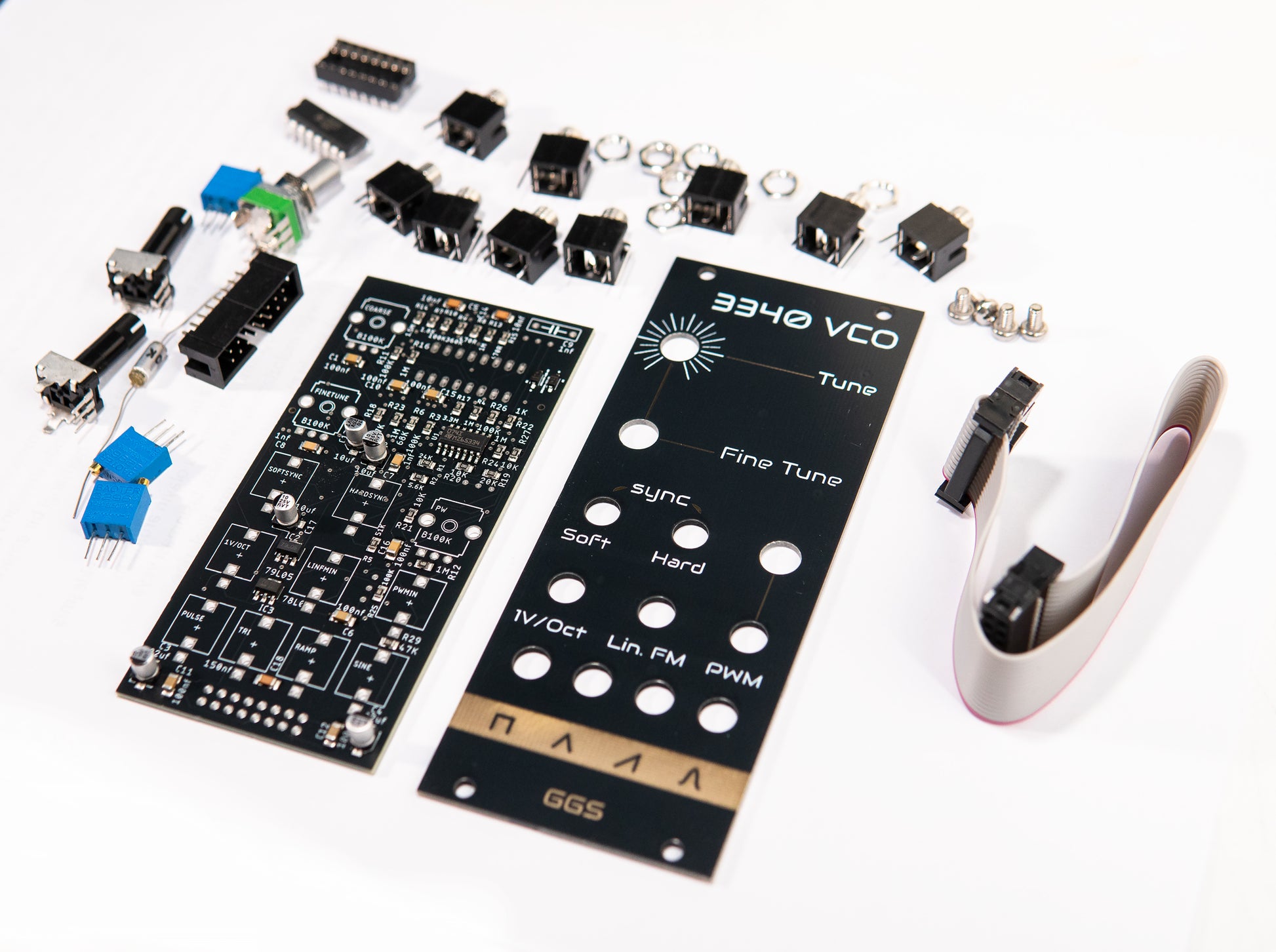 3340 VCO full DIY kit. PCB with factory assembled smd, front panel PCB art and all the THT components.