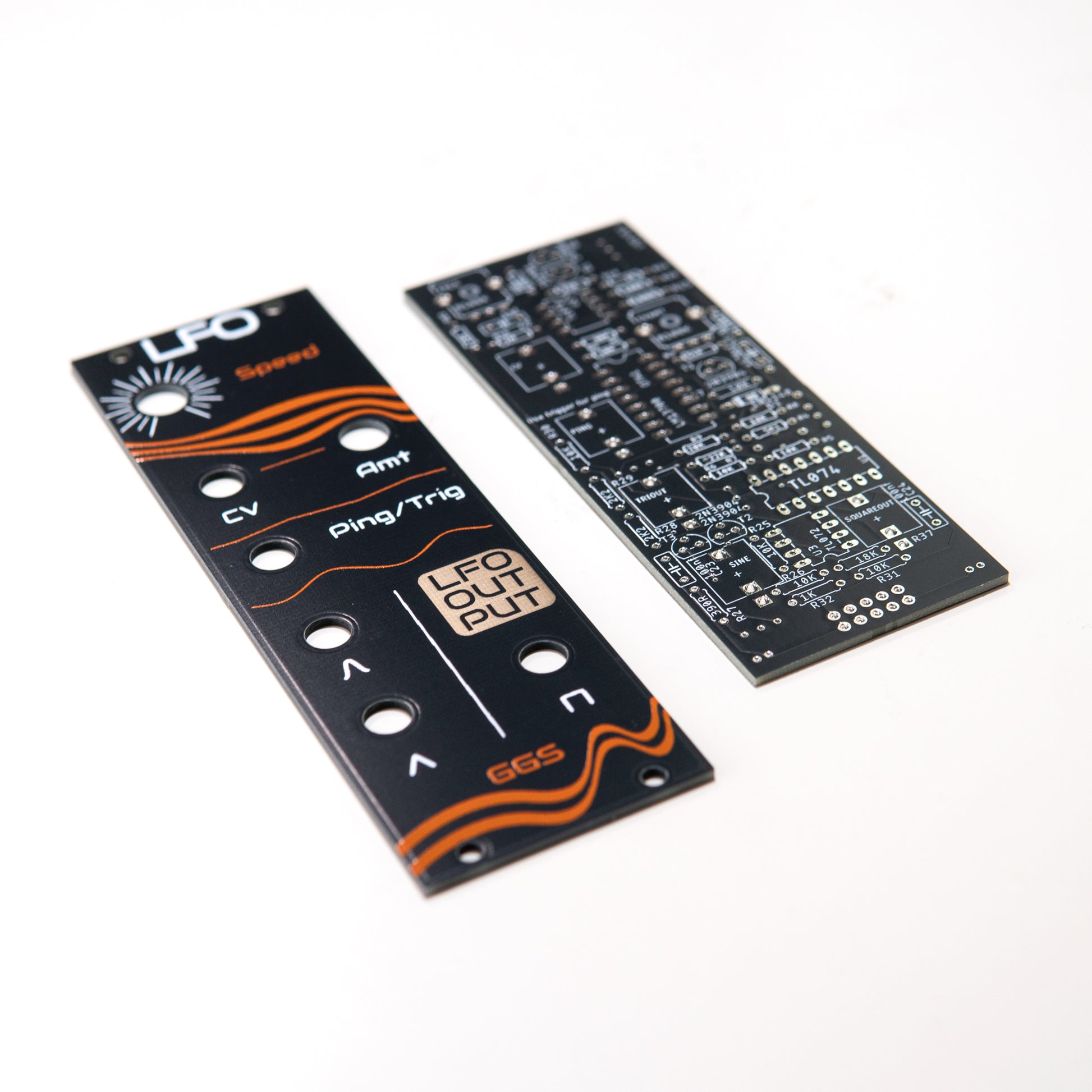 LM13700 DIY LFO module for eurorack modular synth. PCB and front panel kit.