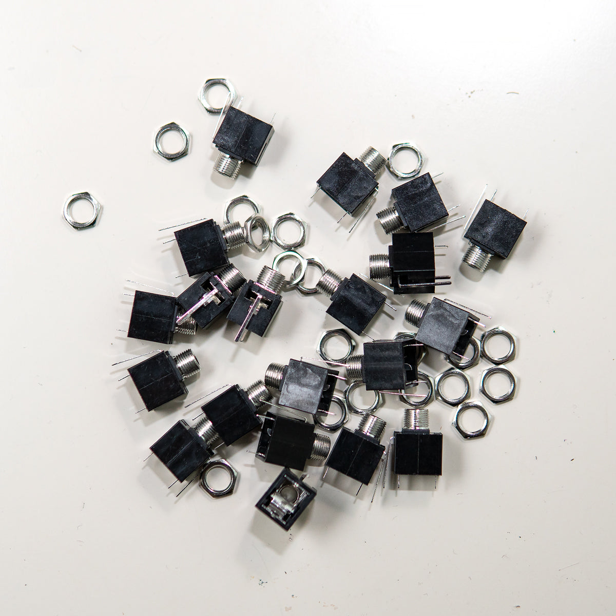 10 PCS of 5 3.5mm pcb mount switched mono jack sockets with hex nut. Commonly used in DIY eurorack modules. PJ-301.